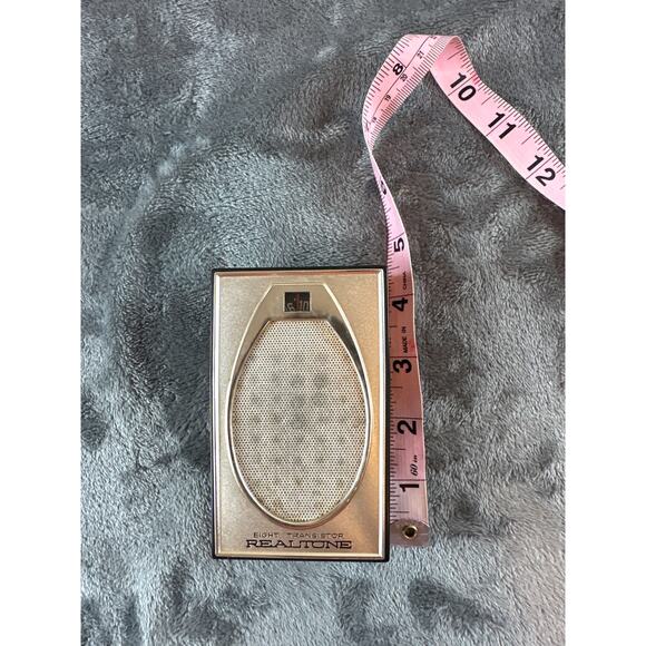 Vintage mid-century Realtone transistor AM radio and leather carrying case works - Picture 10 of 12